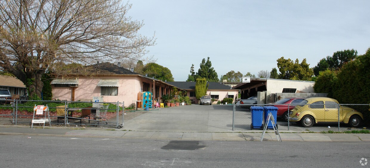 Primary Photo - 2245 Luz Ave