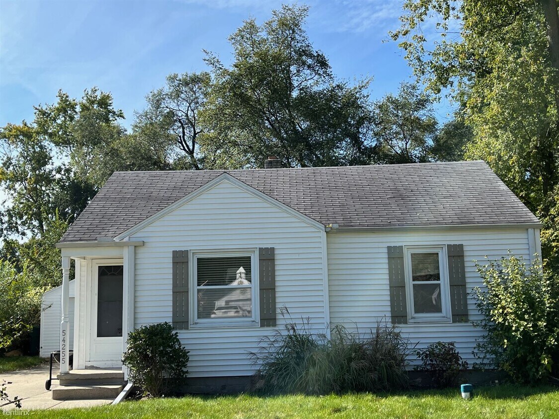 Foto principal - 2 br, 1 bath House - 54255 Maple Lane