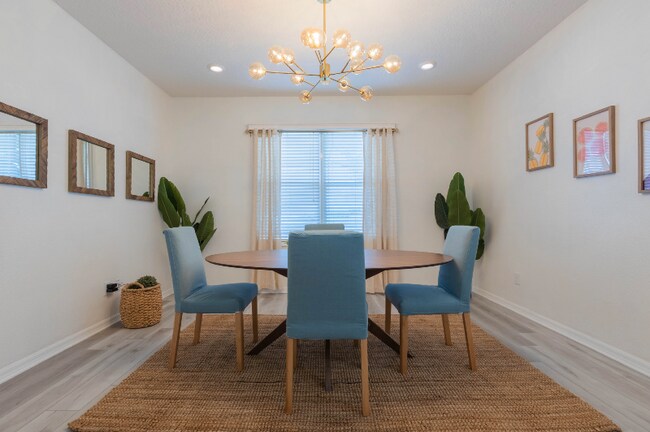 Building Photo - 356 Cotswold Cir