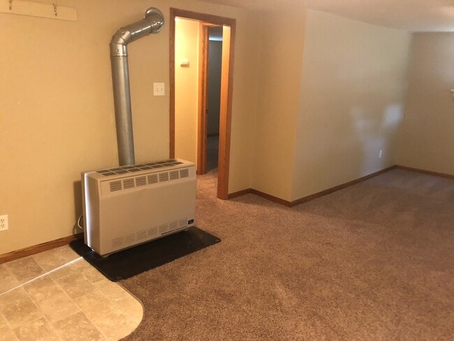 Building Photo - 1012