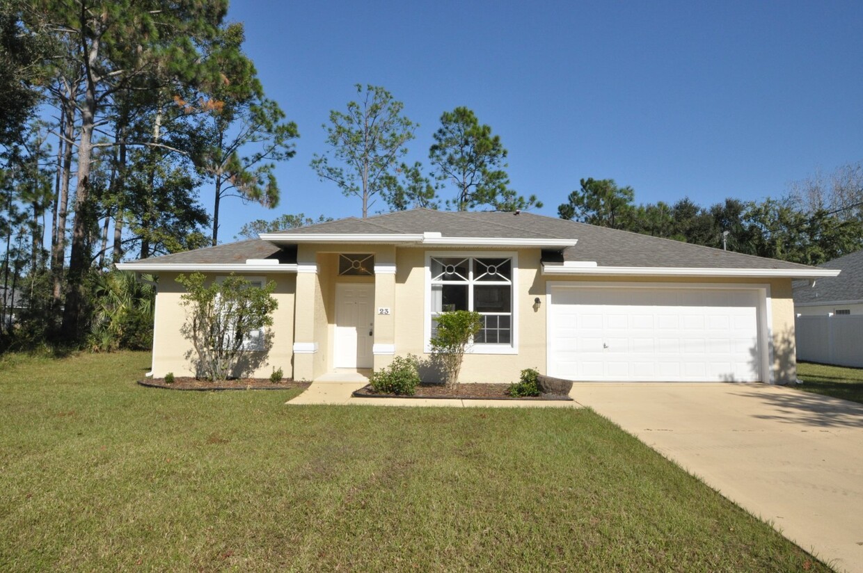 Foto principal - "Charming 3-Bed, 2-Bath Retreat in Palm Co...