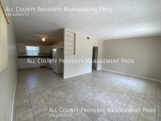 Building Photo - Duplex, Close to Indian Beach Sapphire Sho...