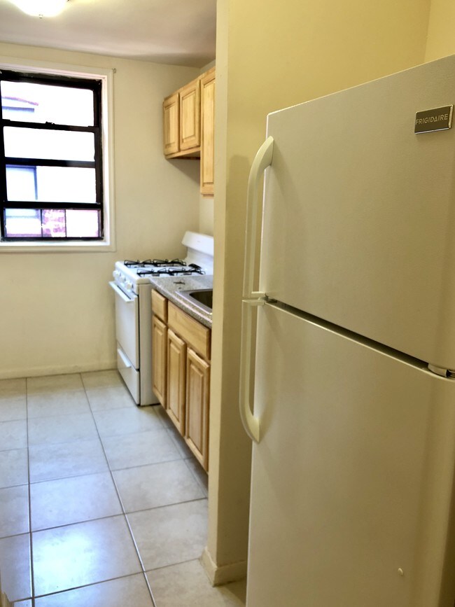 Building Photo - 315 Ovington Ave