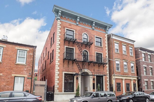 Building Photo - 1523 Republic St
