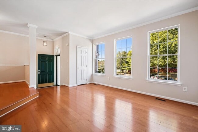 Building Photo - 6339 Dunman Way