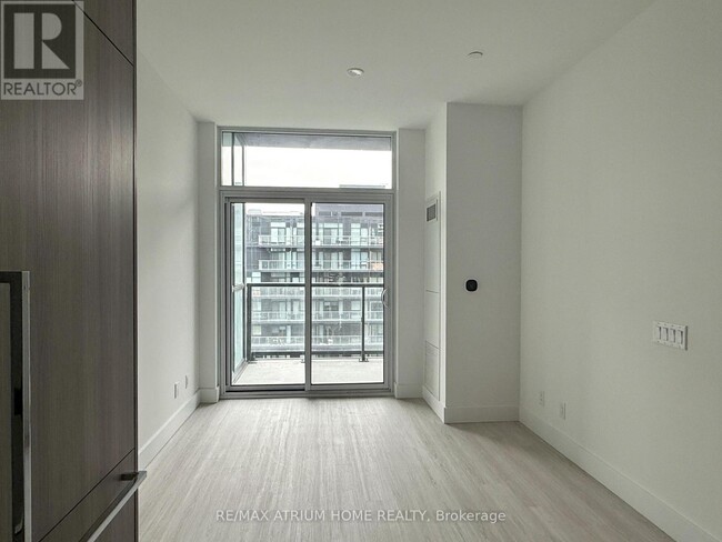 Photo du bâtiment - 625-625 Sheppard Ave E