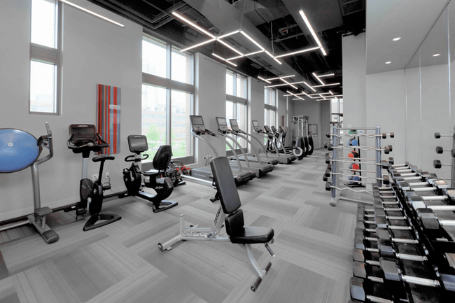 Fitness center - Echelon Chicago