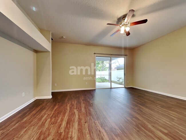 Foto del edificio - 3855 Westridge Dr