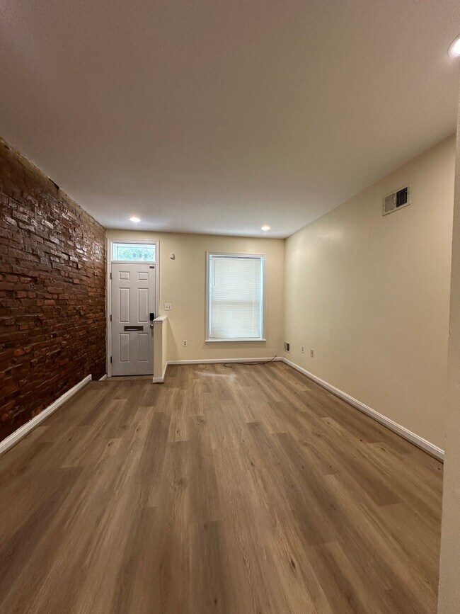 Building Photo - 115 N Curley St