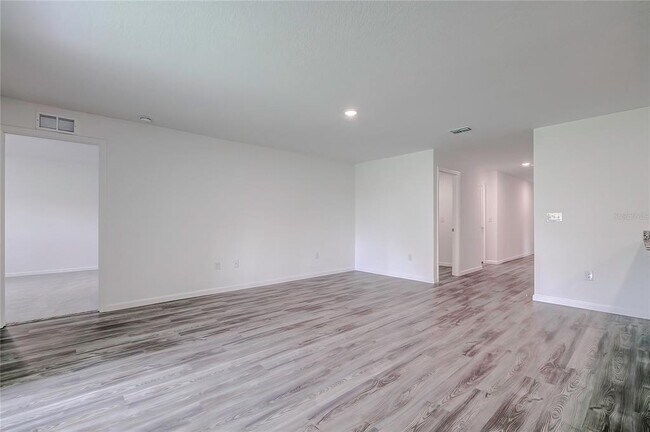 Foto del edificio - 2440 Ring Rd