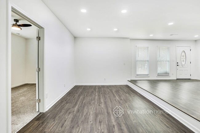 Building Photo - 387 Karen Ct