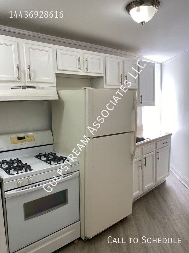 Foto del edificio - 2136 N Fulton Ave