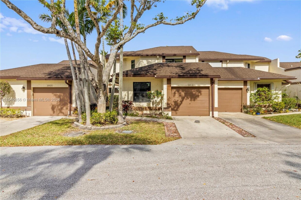 Primary Photo - 20921 Boca Ridge Dr S