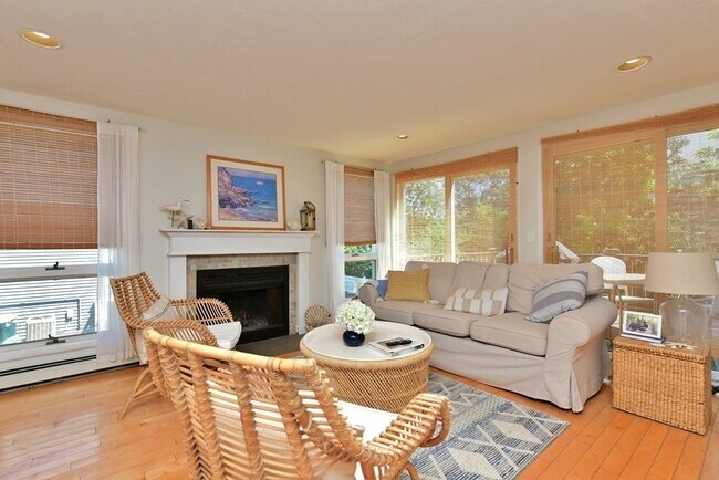 Building Photo - 6 Samoset Rd