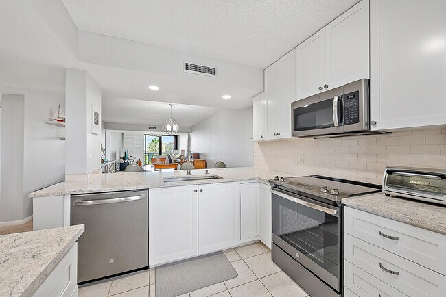 Building Photo - 301 S Seas Dr