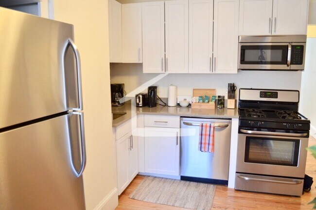 Foto del edificio - Renovated unit in lovely South End brownst...
