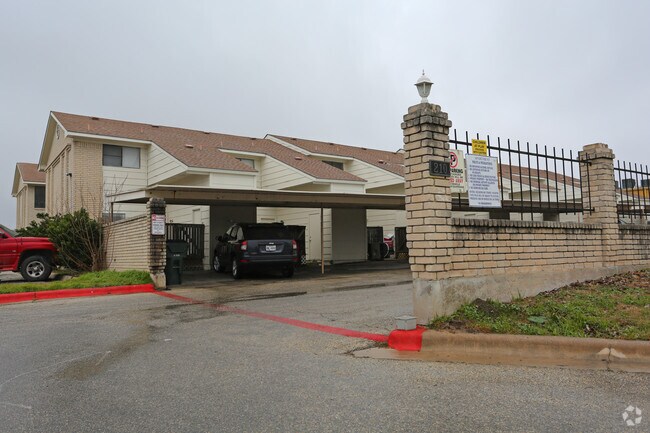 Foto del edificio - City Lake Townhomes
