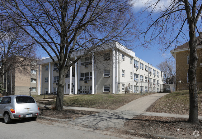 Building Photo - Pillsbury Apartments