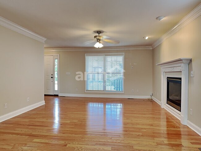 Foto del edificio - 4905 Ivy Rose Dr
