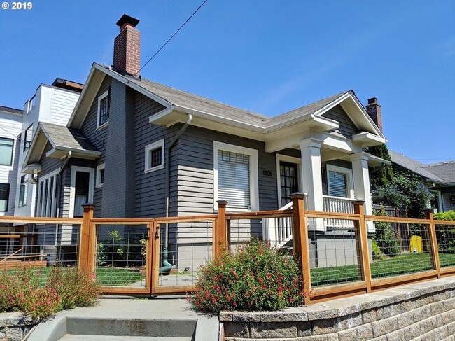 Building Photo - 1305 NE Killingsworth St