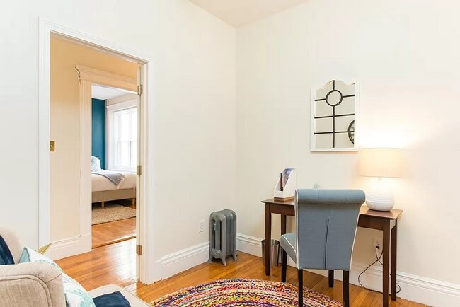 Building Photo - 22 Euston St