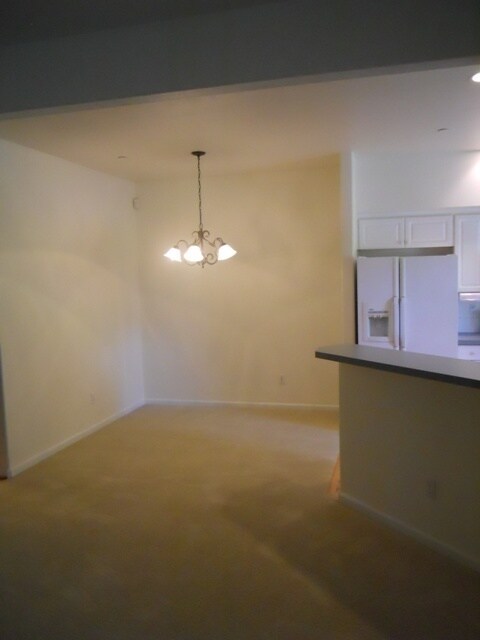 Foto del edificio - DUPONT! 3 BEDROOM 2.5 BATH CONDO WITH 2 CA...