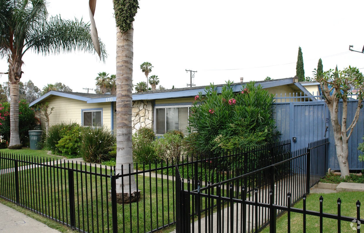 Building Photo - 1333 N Grove Ave
