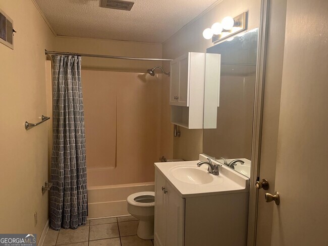 Building Photo - 522 Capri Dr