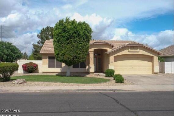 Primary Photo - 2032 E Willow Wick Rd