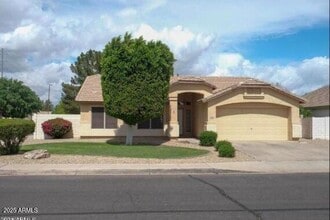 Building Photo - 2032 E Willow Wick Rd