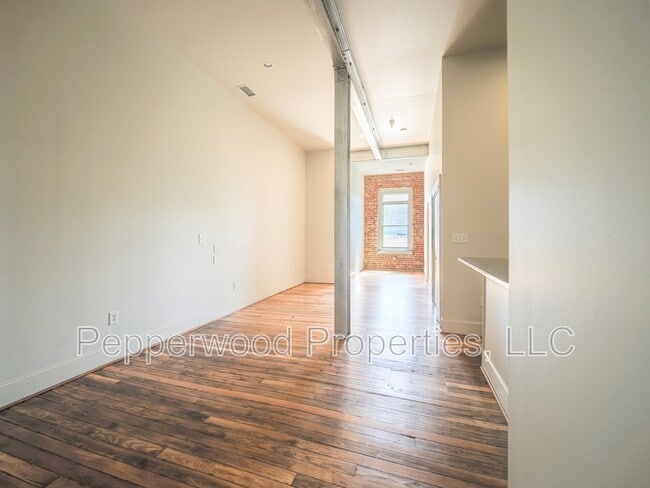 Building Photo - 149 S Daniel Morgan Ave