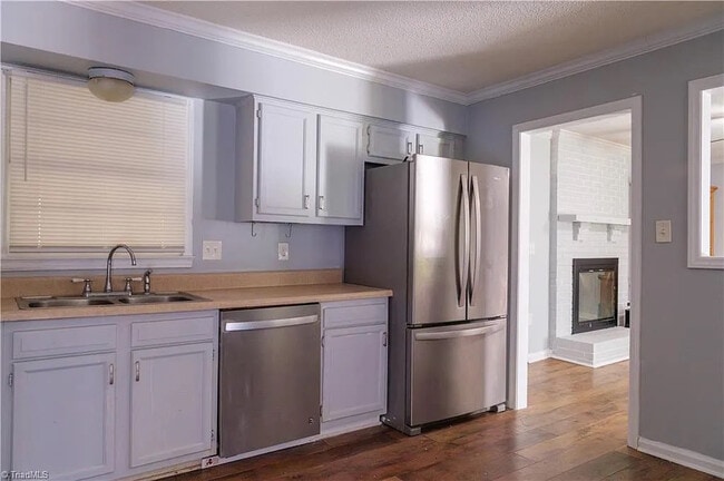 Building Photo - Room in Single Family Home on Westfield St