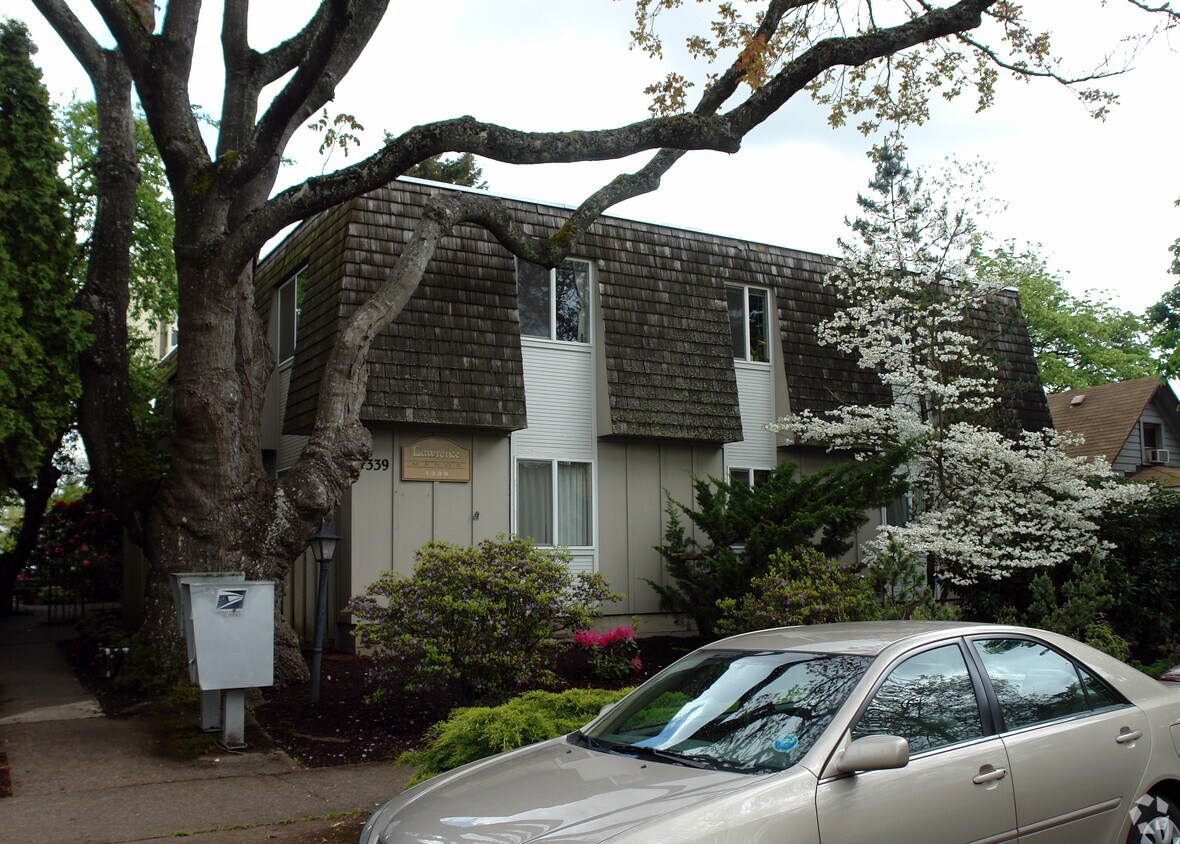 Foto principal - 1339 Lawrence St