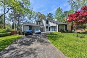 Building Photo - 3360 Turtle Lake Dr SE