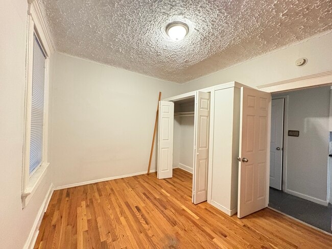 Building Photo - 346 Armstrong Ave