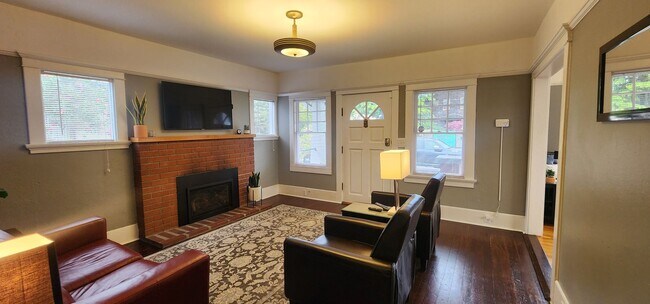 Foto del edificio - Single Family Fully Furnished Home with Al...