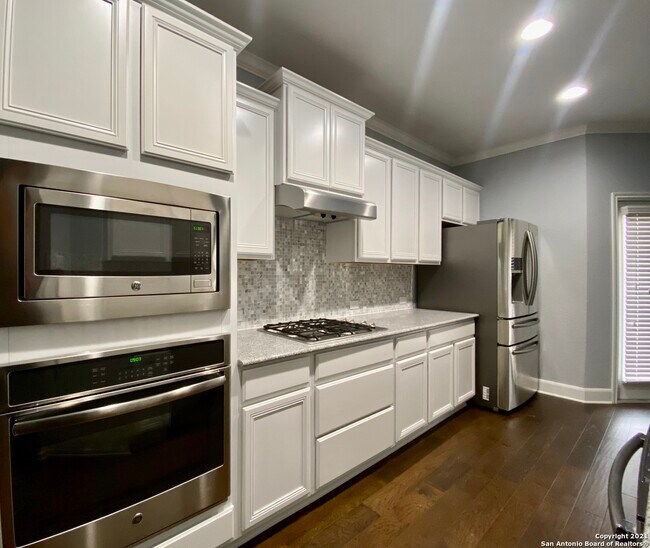 Foto del edificio - 23834 Stately Oaks