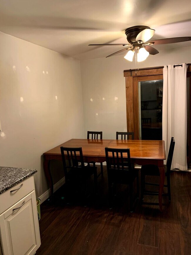 Building Photo - Peaceful 3bed 2 bath Escape in the Heart o...