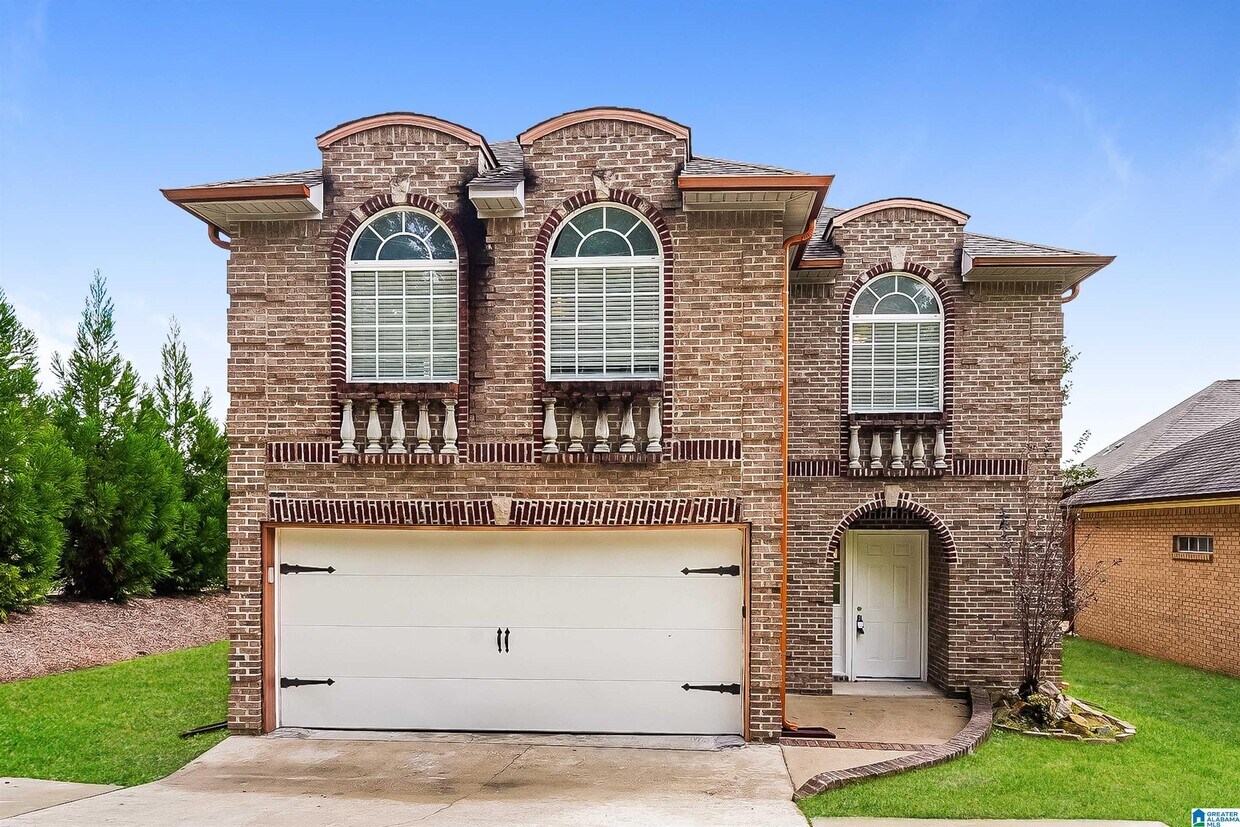 Foto principal - 2395 Old Rocky Ridge Rd