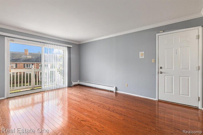 Foto del edificio - 2420 Parmenter Blvd