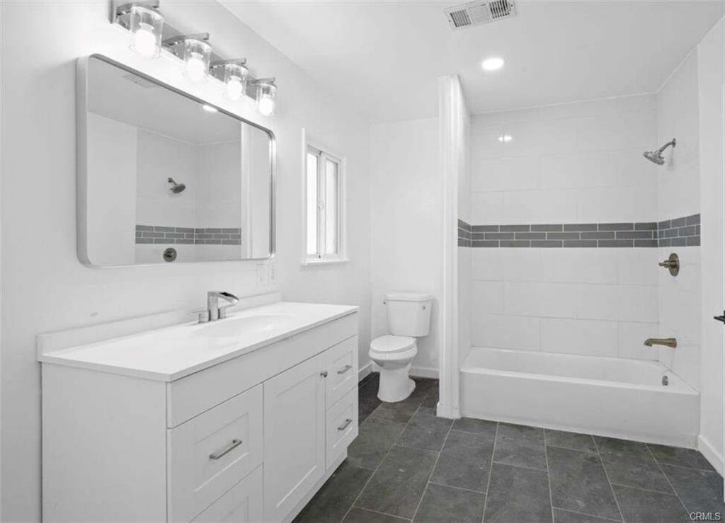 Foto principal - 15040 Broadmoor St