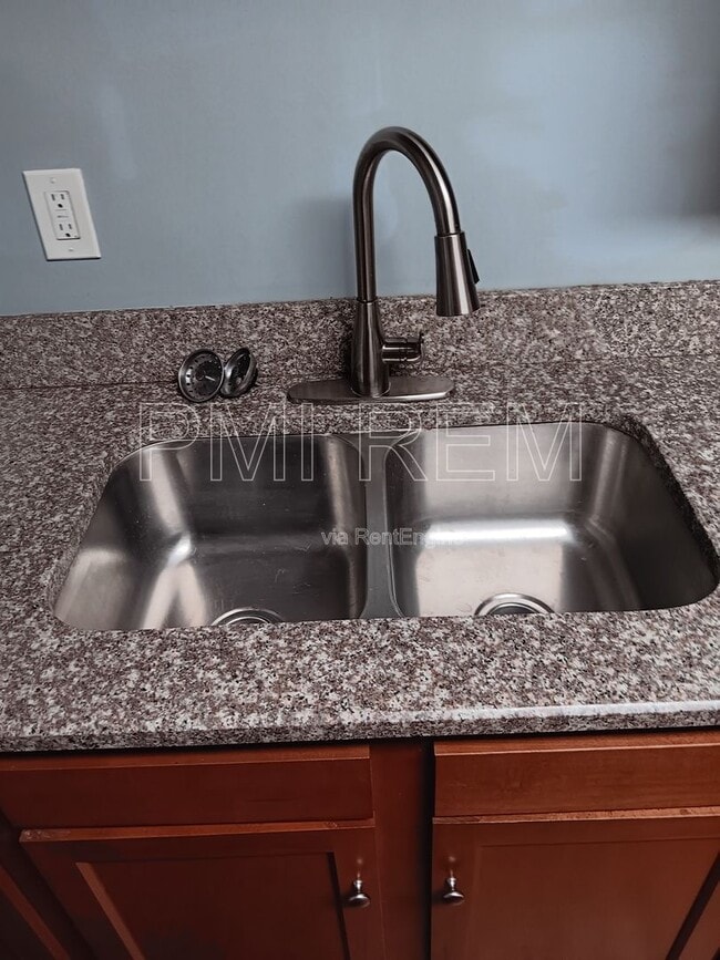 Building Photo - 16025 Van Aken Blvd