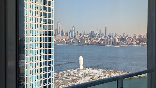 Foto del edificio - 20 Newport Pkwy