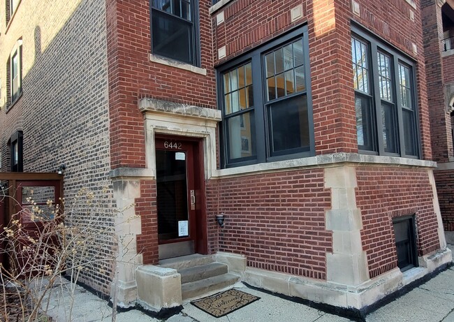 Foto del edificio - 6442 N Glenwood Ave