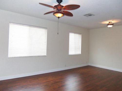 Building Photo - 2867 S Oasis Dr