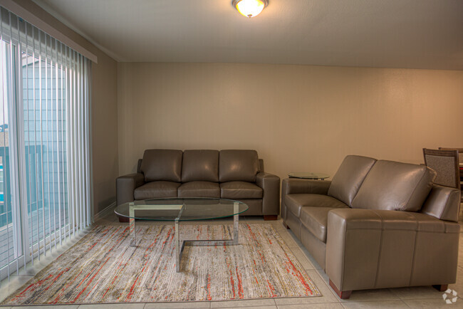 Living Area - Bayshore Apartments