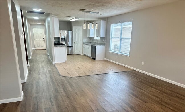 Building Photo - 2523 Knoll Shadows Ln