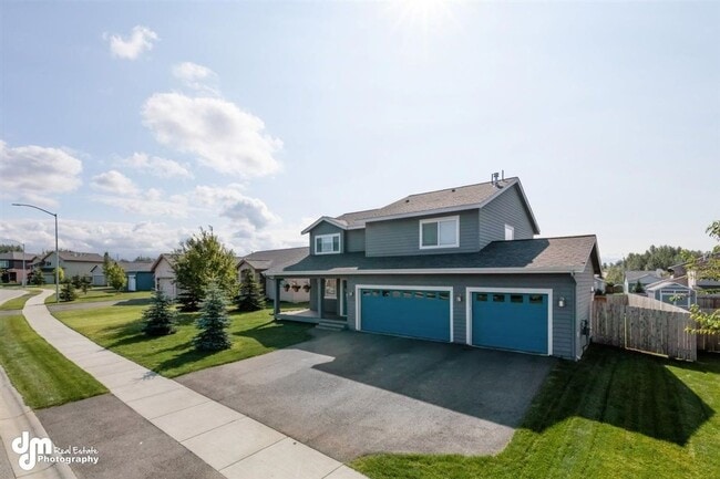 Photo - Gorgeous 4 Bedroom Home in West Park!