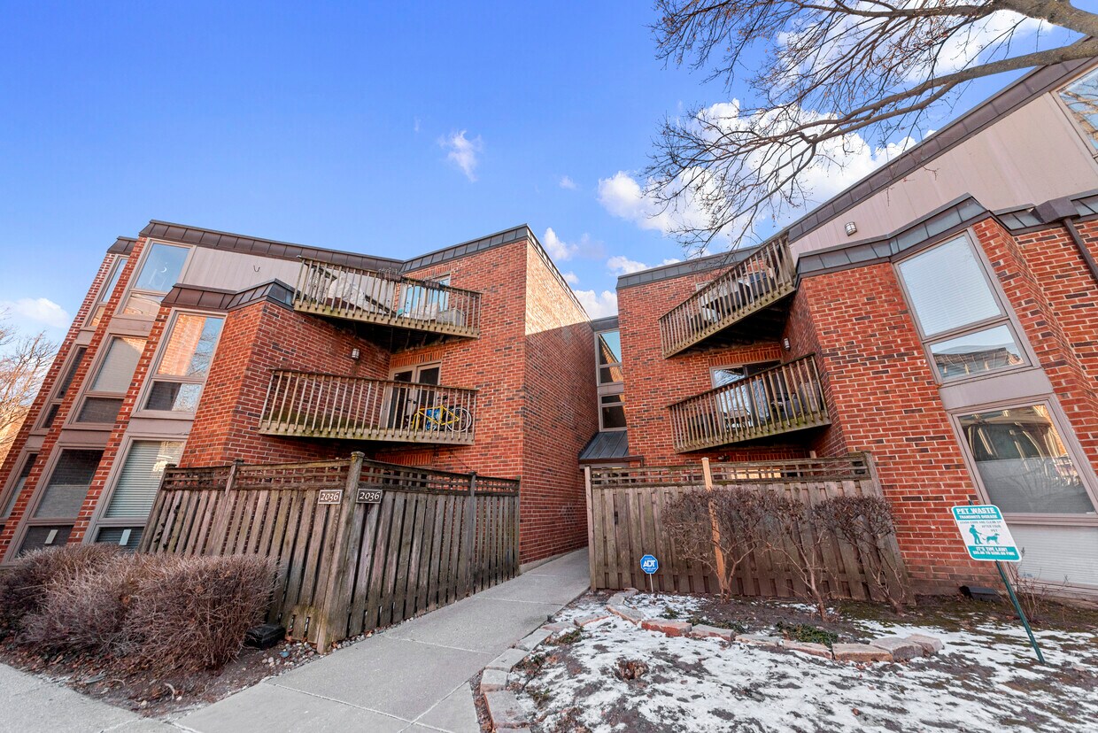Foto principal - 2036 N Larrabee St