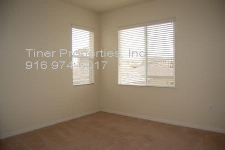 Building Photo - 1900 Danbrook Dr